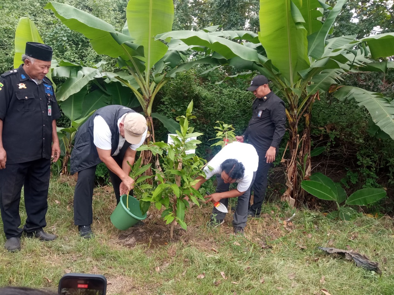 Peristiwa Jaga Produksi Pangan, BULOG Tanam 570 Bibit Pohon di DAS Brantas