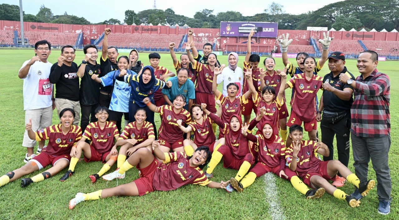 Berikan Dorongan Semangat Kemenangan, Mbak Vinanda Antar Inter Putri Kediri ke Semifinal Piala Pertiwi 2024