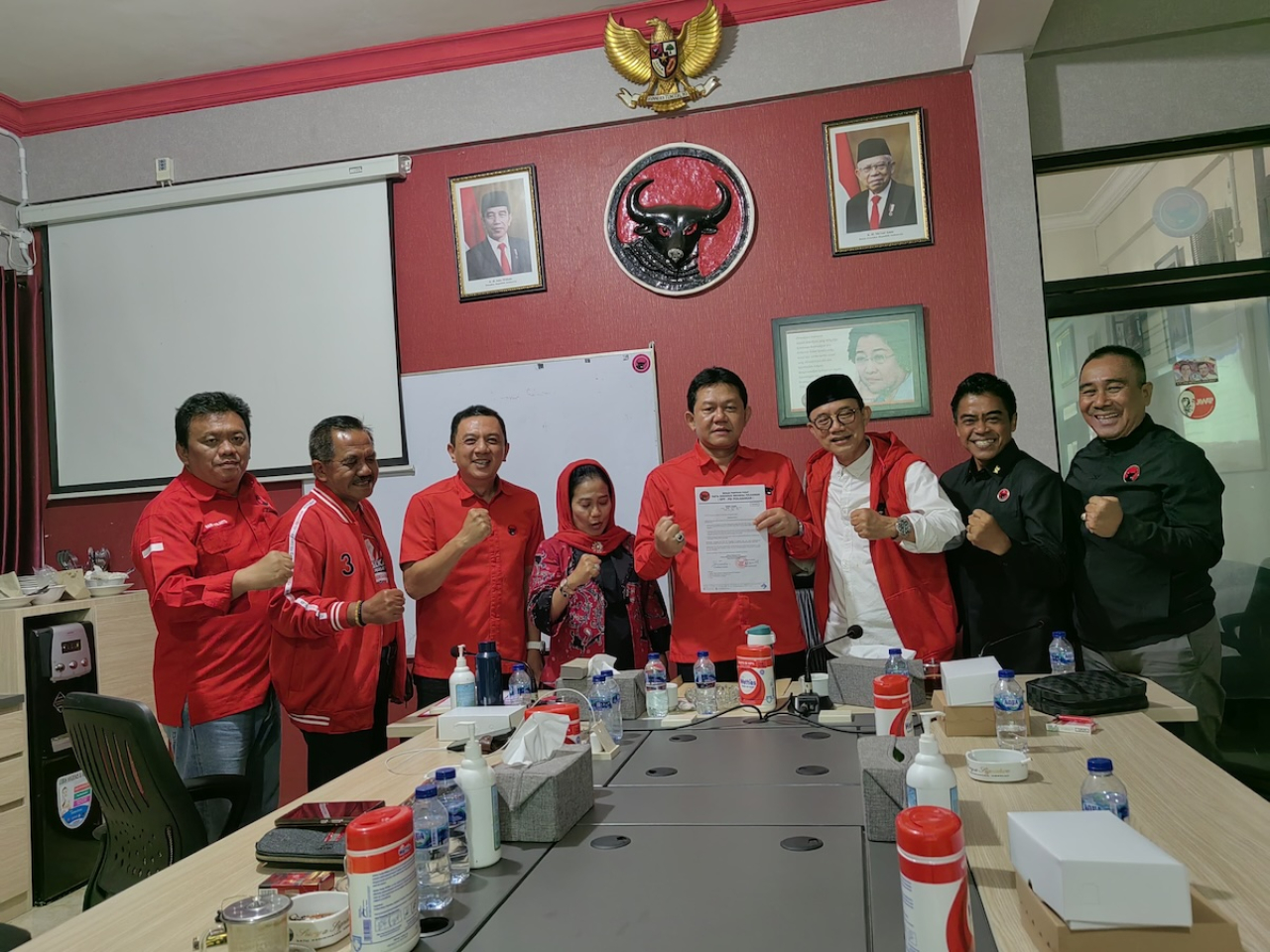 Bambang Rianto Terima Surat Tugas dari DPP PDI-P Maju Pilwali Blitar 2024