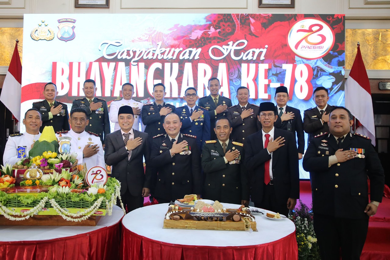Surabaya Semarakkan HUT Bhayangkara ke-78 dengan Sinergi dan Penghargaan