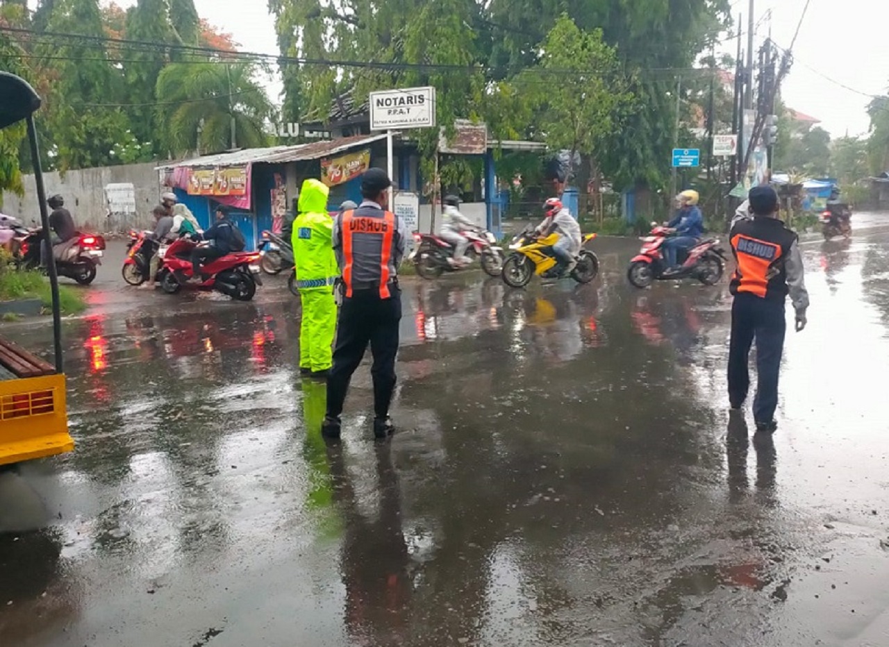 Imbauan Waspada Cuaca Ekstrem, Dishub Mojokerto Pastikan Keamanan Lalu Lintas