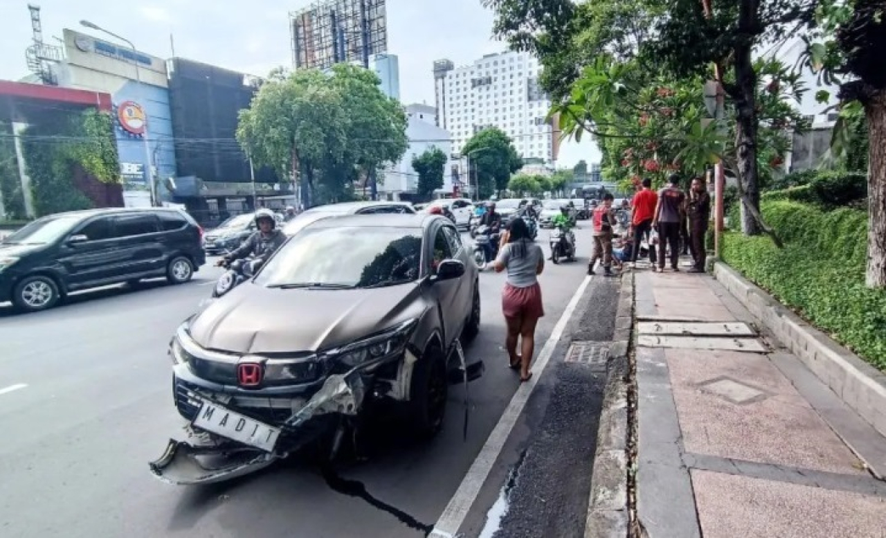 Sopir Mobil HR-V Bawa Nopol Palsu dan SIM Mati, Tabrak Pria Kedung Anyar Surabaya Sampai Tewas