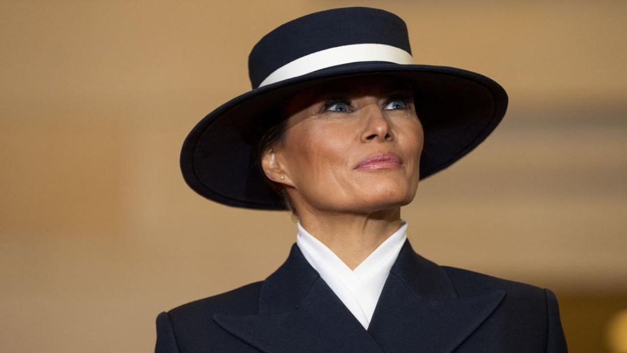 Peristiwa Melania Trump, Berbusana Seperti Janda Mafia