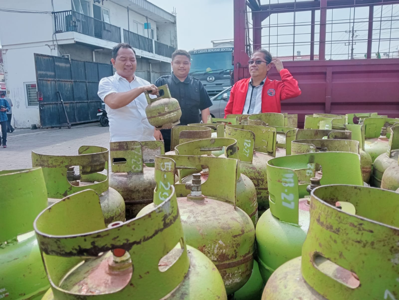 Fraksi PDIP Himbau Masyarakat Tidak Panik Dengan Kelangkaan LPG 3Kg