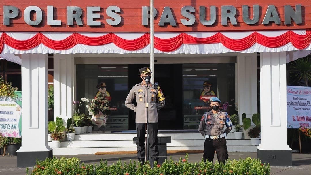 AKBP Bayu Pratama Pimpin Apel Perdana sebagai Kapolres Pasuruan yang Baru