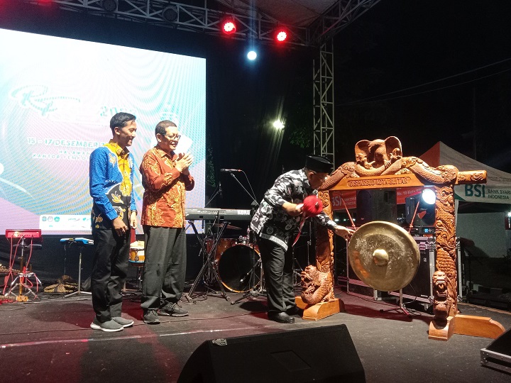 Wali Kota Blitar Membuka Festival RT Keren dan RT Keren Award Season ke II