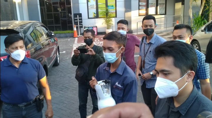 Kurir Oksigen, Diringkus Intel Kejari Surabaya