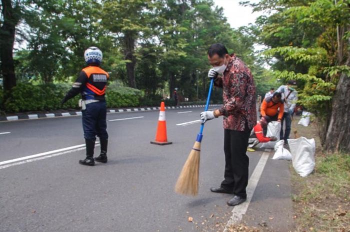 Wali Kota Eri Soroti Kurangnya Satgas Kebersihan di Lapangan