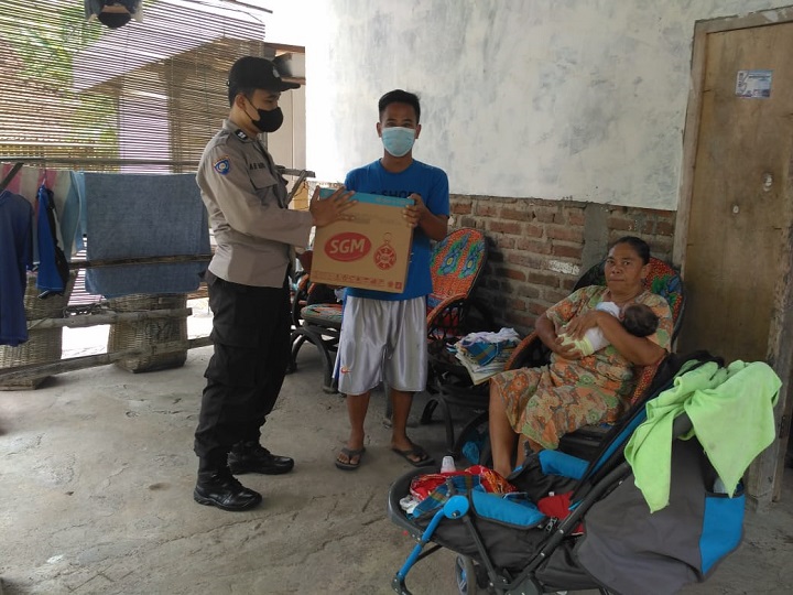 Wujud Empati Bhabinkamtibmas Desa Gontor Mlarak Ponorogo Peduli pada Warga Binaan