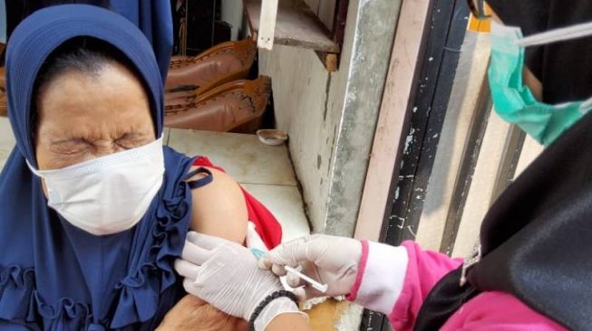 Vaksinasi Lansia Surabaya Diperpanjang Hingga Akhir Juni