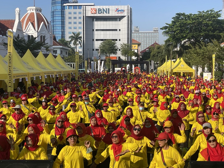Rayakan Hari Diabetes Nasional, Ribuan Warga Surabaya Antusias Kontrol Gula Darah