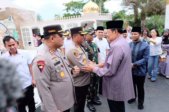 Presiden ke 6 Susilo Bambang Yudhoyono Lakukan Ziarah ke Makam BK