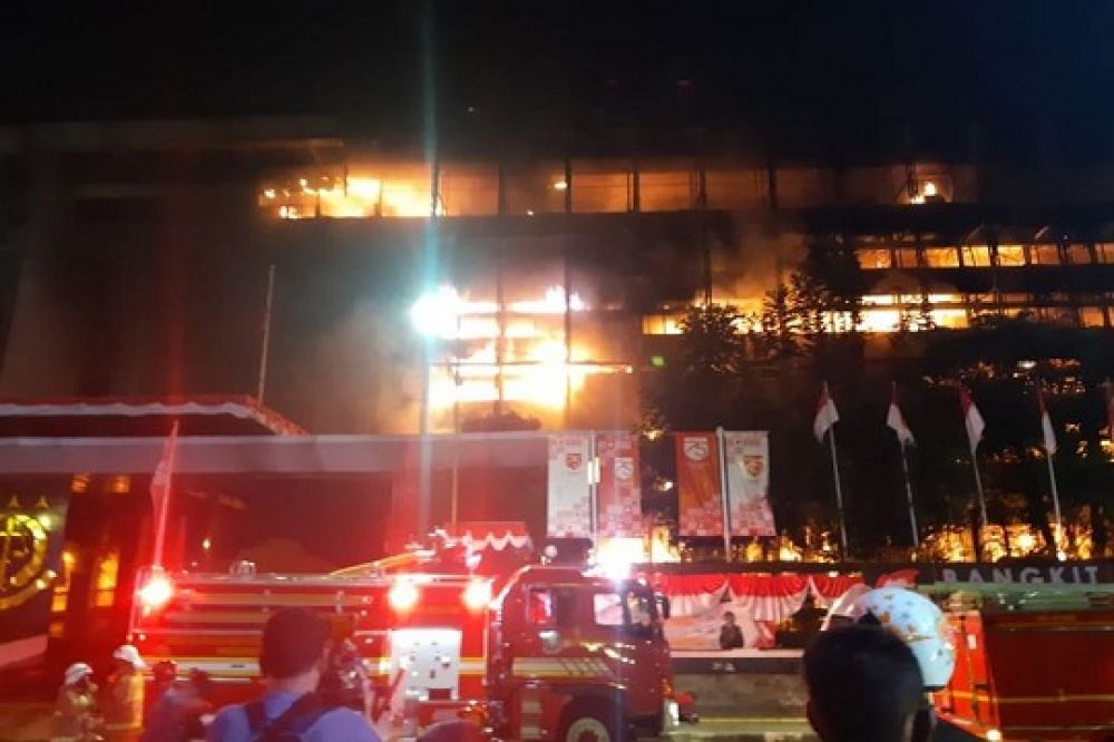 Gedung Kejakgung Terbakar, Puluhan Unit PMK DIkerahkan