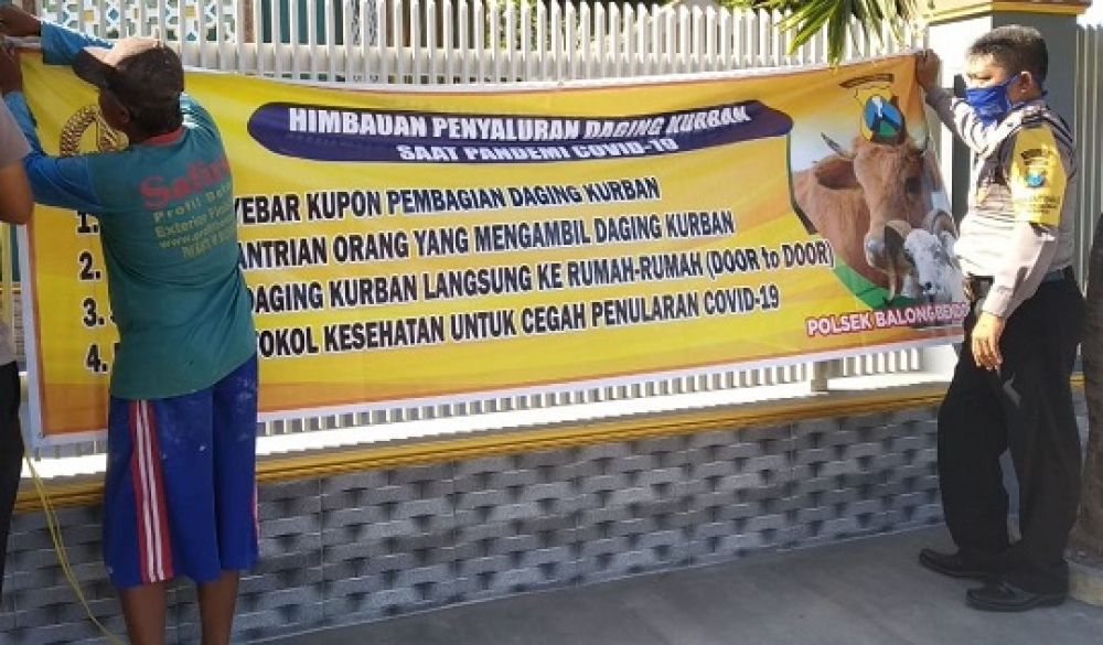 Banner Himbauan Penyaluran Daging Kurban Disebar Polresta Sidoarjo