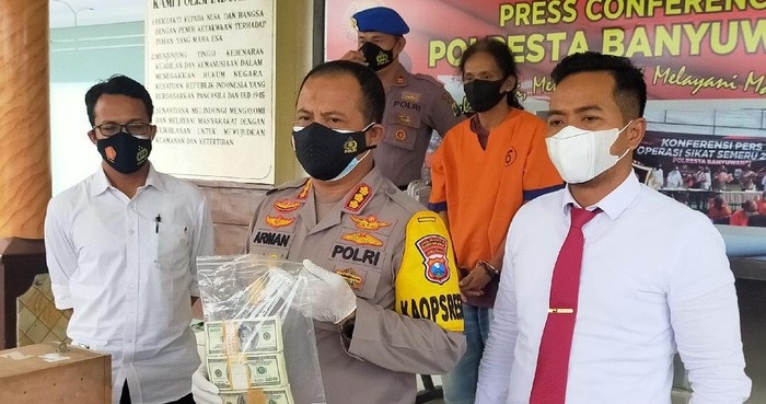 'Mbah' Distributor Uang Asing Palsu Ditangkap Polisi