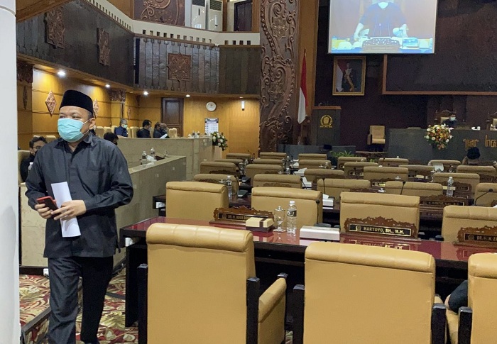 Anggota DPRD Jatim Walk Out Paripurna Jawaban Gubernur tentang P-APBD 2021
