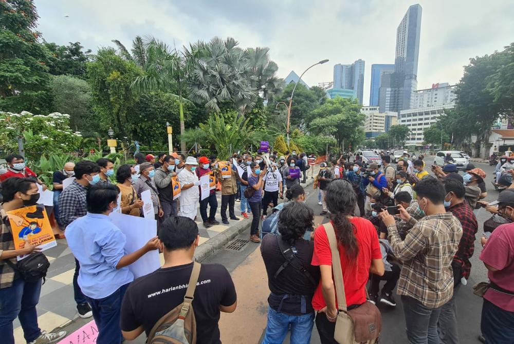 Tolak Kekerasan , Jurnalis se-Surabaya Gelar Aksi