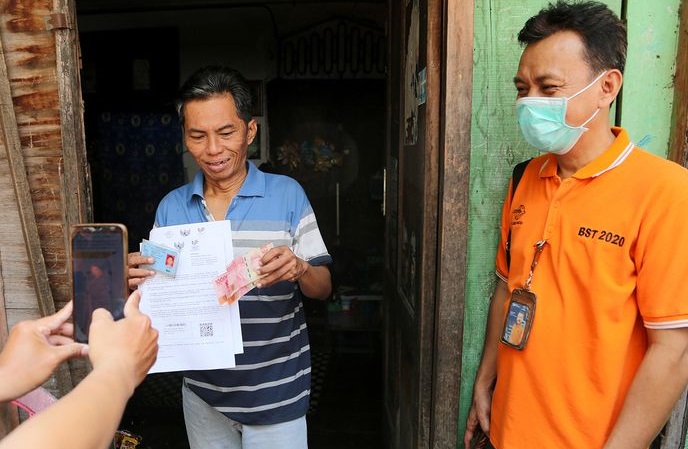 BBM Resmi Naik, Pemkot Surabaya Mulai Salurkan BLT BBM secara Door to Door