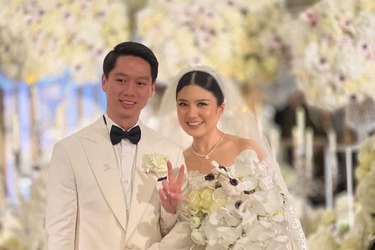 Pernikahan Kevin Sanjaya dan Valencia Digelar Mewah dan Romantis