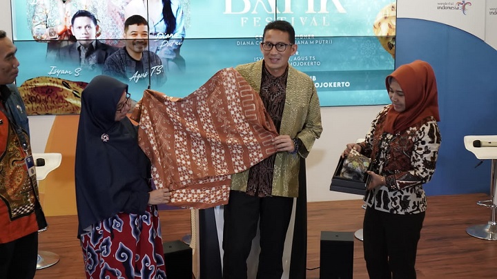 Menparekraf Sandi Uno Launching Batik Motif Baru Kota Mojokerto