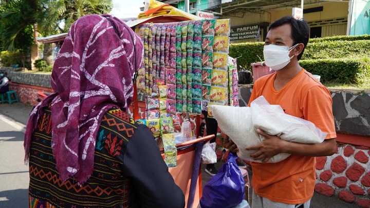 Wali Kota Pastikan Pemkot Hadir Bantu Warga Terdampak Pandemi Covid-19