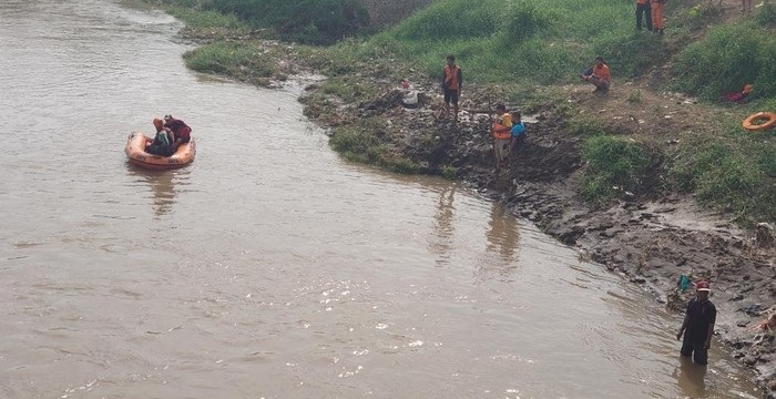 Kedua Bocah Hanyut di Sungai Welang Ditemukan, Pencarian Dihentikan