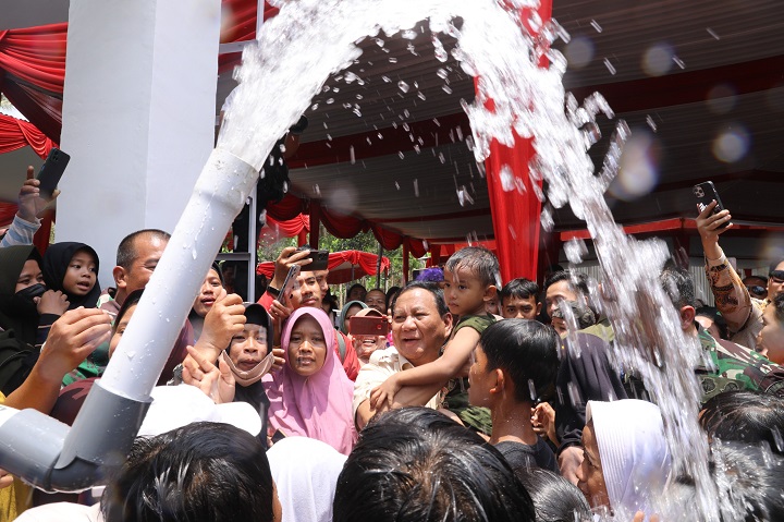 Resmikan 16 Titik Air Bersih di Jateng, Prabowo Beri Solusi Nyata Atasi Kekeringan