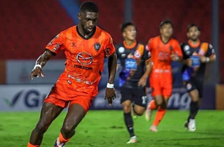 Pinjamkan Dua Pemain, Madura United Datangkan Striker Asing dari Australia