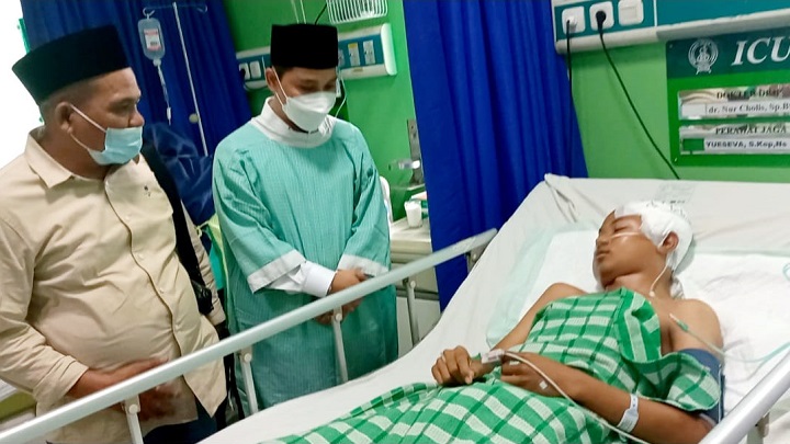 Wabup Gus Barra Santuni Korban Tragedi Maut Pohon Tumbang Jolotundo