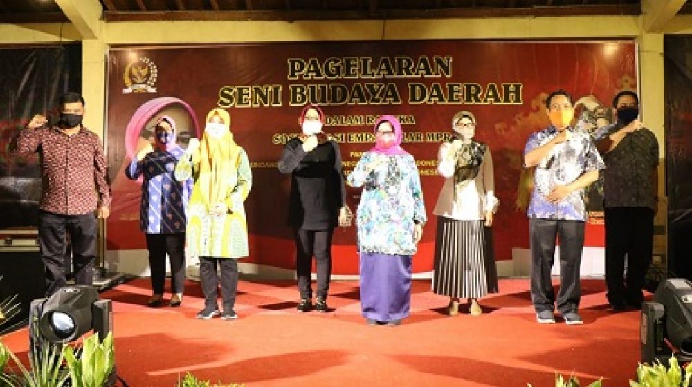 Sosialisasi Empat Pilar dalam Pagelaran Seni Budaya Daerah di Jombang 