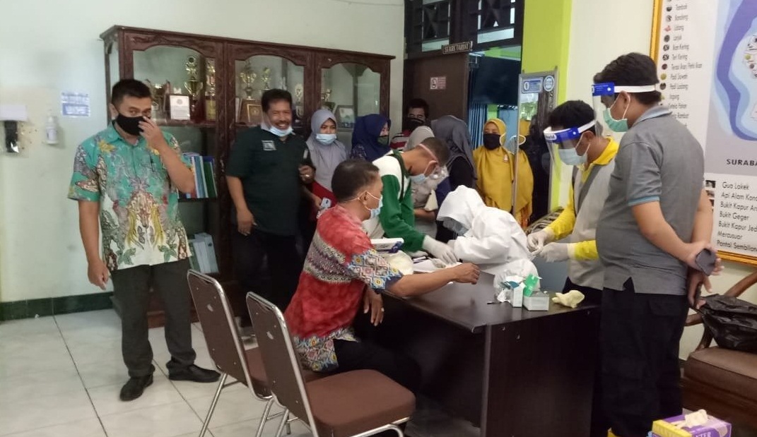 Pegawai Positif Covid, Kantor Bappeda Bangkalan Rapid Tes Massal