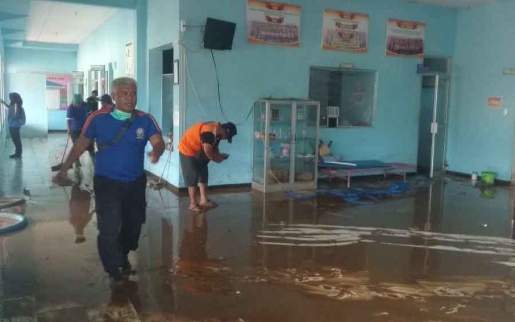 Banjir, Puskesmas Kebonagung Pacitan Ditutup