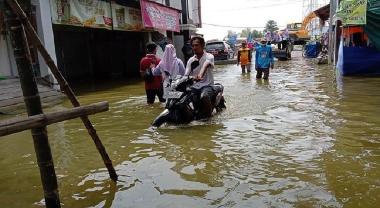 Banjir Surut, Warga Lamongan Ganti Dihinggapi Gatal Sampai Flu