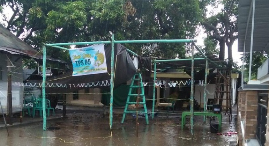 TPS di Bondowoso Roboh Diterjang Hujan Saat Coblosan