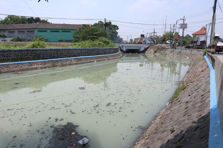 Bertahun-tahun Sungai di Jombang Diduga Tercemar Limbah Tahu, Pemkab Tak Mau Tau?