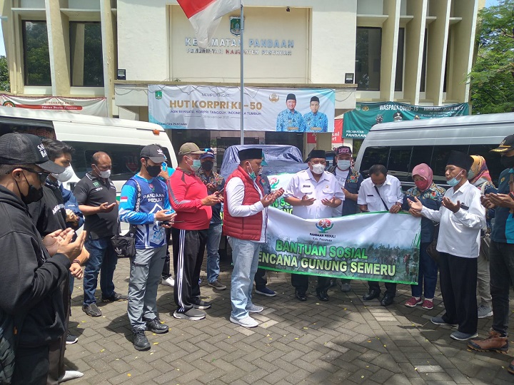 Camat Pandaan bersama Wakil Ketua DPRD Pasuruan Peduli Bencana Gunung Semeru