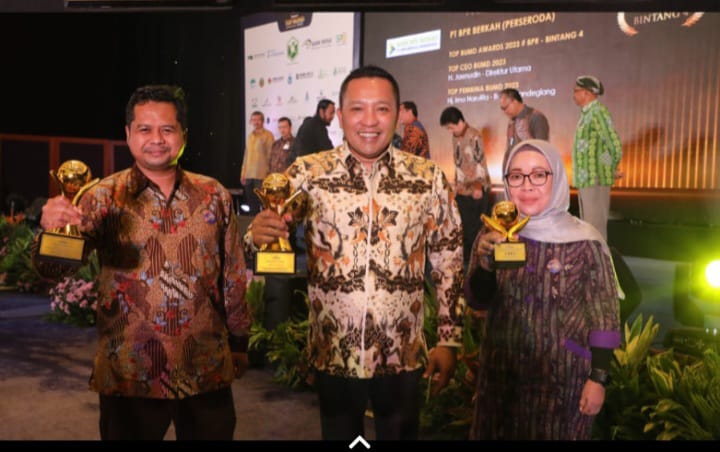 Kinerja Bupati Sampang Raih Predikat Top Pembina BUMD Awards 2023