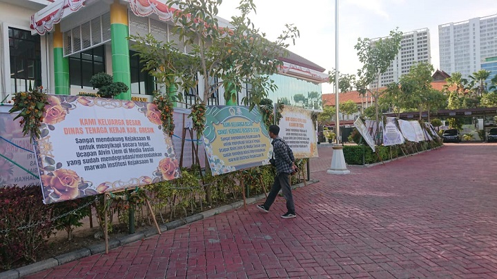 Karangan Bunga Dukung Kejaksaan Laporkan Alvin Liem Dinilai Pengamat Hukum Hanya Cari Sensasi Murahan