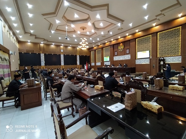 Keputusan DPRD tentang LKPJ Wali Kota Probolinggo Tahun 2020