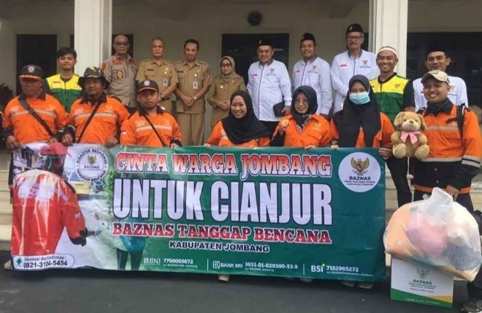 Relawan Korban Gempa Cianjur Diberangkatkan Bupati Jombang