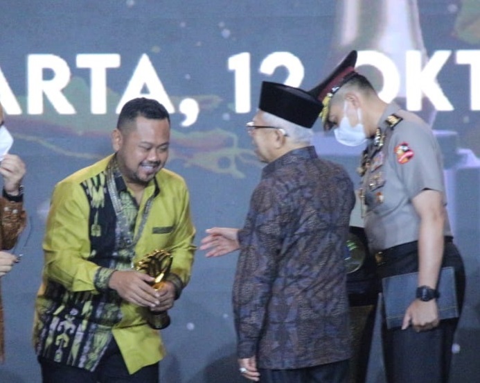 Gresik Raih Anugerah Layanan Investasi Terbaik se-Indonesia