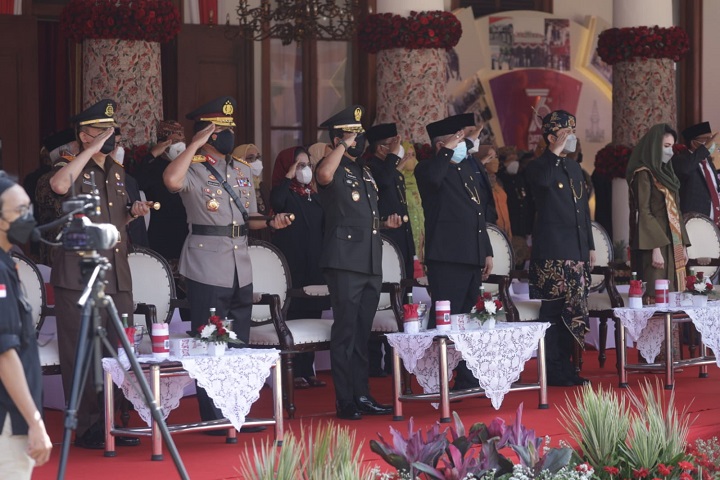 Kapolres Pasuruan Ikuti Upacara Hari Jadi Provinsi Jawa Timur Ke-76 Tahun 2021