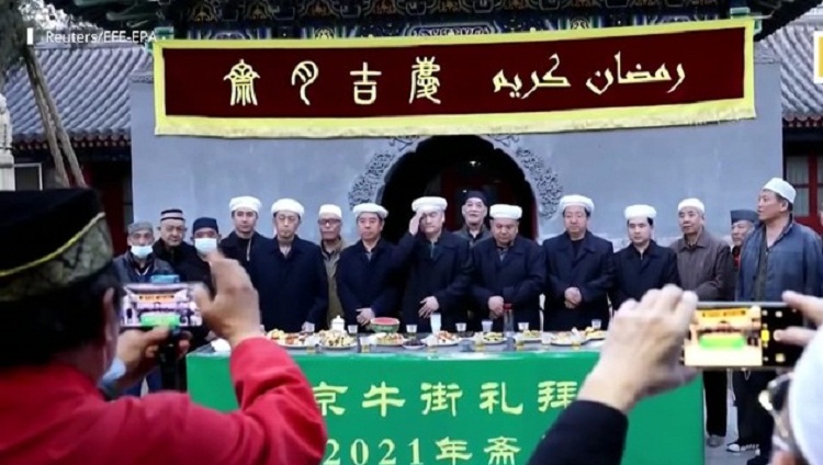 Berbuka Puasa di Masjid Niujie China yang Berusia 579 Tahun