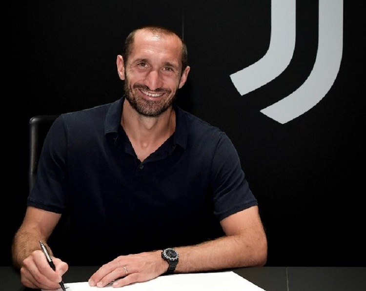 Resmi Perpanjang Kontrak di Juventus hingga 2023