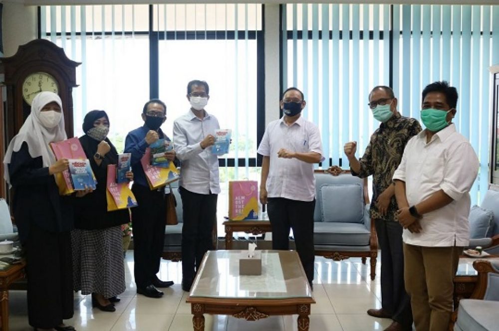 DPRD Surabaya Sambangi Unair dengan Pujian