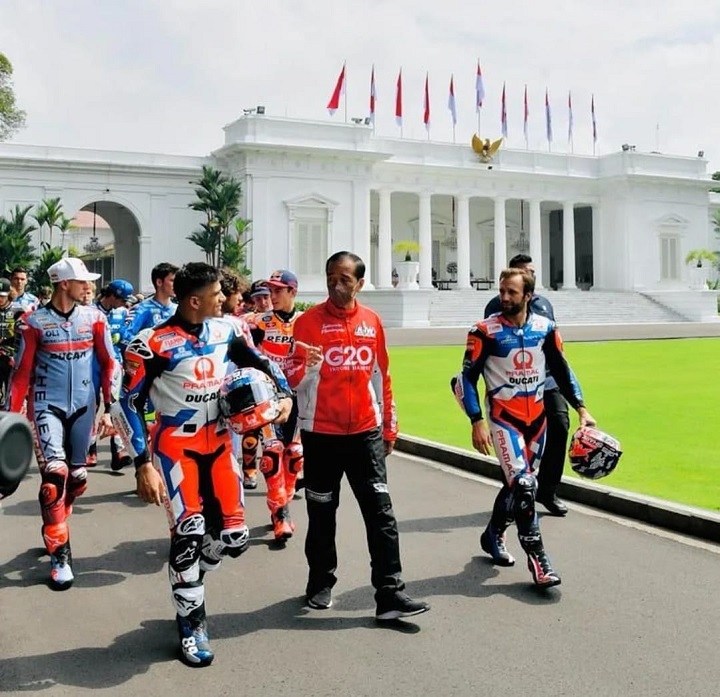 Saat Minyak Goreng Langka, Jokowi Malah Undang Pembalap MotoGP