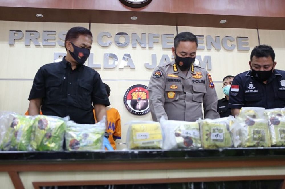 8,4 Kg Sabu yang Dibungkus Teh Herbal China Nyaris Beredar di Surabaya
