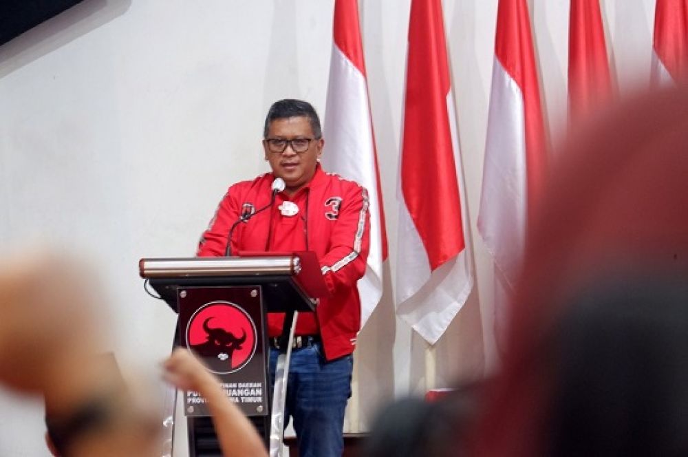Tolak Tol Tengah, Hasto Melawan Presiden Jokowi