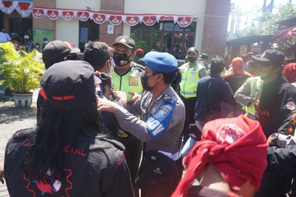 YLBHI-LBH Surabaya Kecam Tindakan Pemukulan oleh Oknum Kepolisian