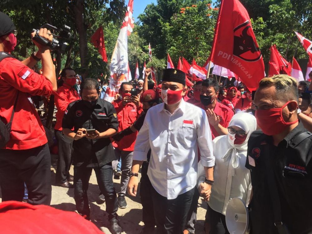 Whisnu Sakti Buana Antar Eri Cahyadi dan Armudji Ke KPU Surabaya